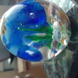 Beautiful vintage murrano glass paperweight.